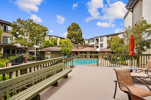 Peninsula Pines Apartments