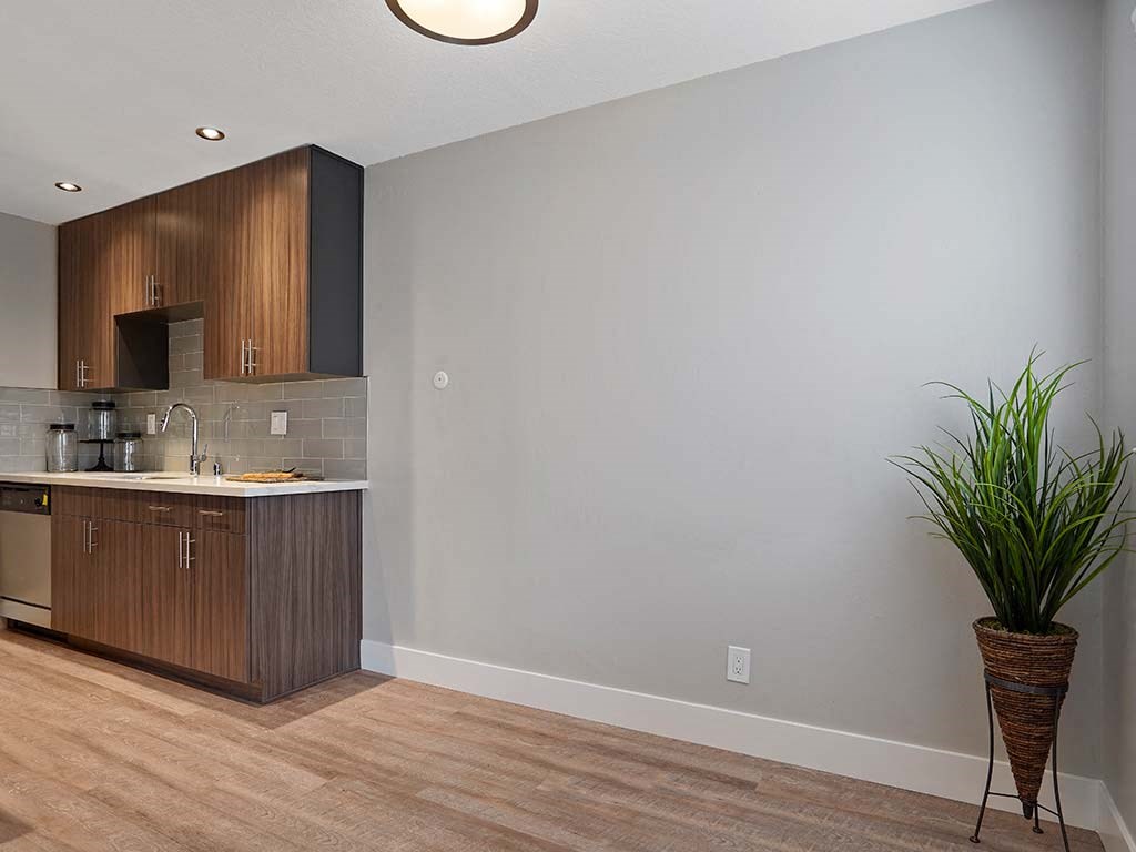 High Ceiling In Apartments at Fairmont Apartments, California, 94044