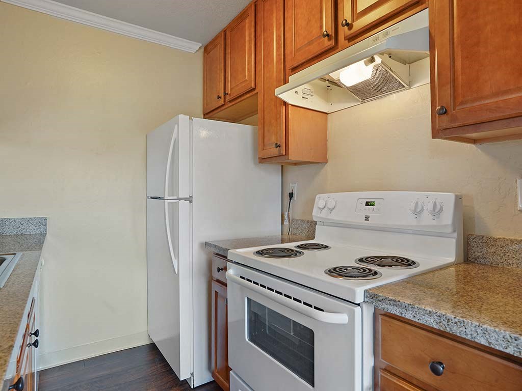 Electric Range In Kitchen at Fairmont Apartments, Pacifica, CA