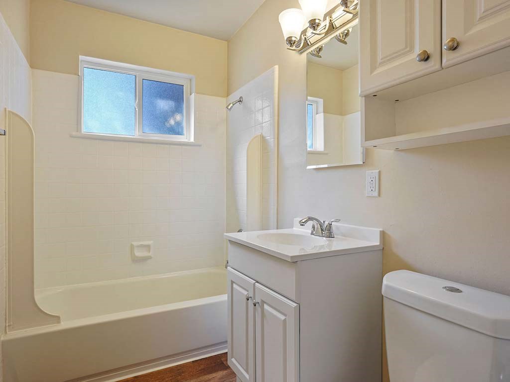 Updated Bathrooms at Parkside Apartments, Davis, CA, 95616