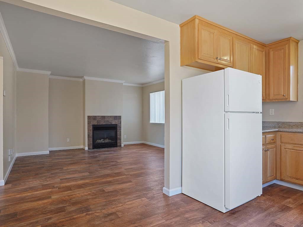 Well Equipped Kitchen at Colonial Garden Apartments, San Mateo