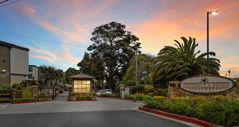 Peninsula Pines Apartments