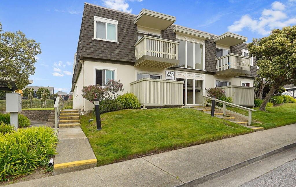 Courtyard Green Space at Fairmont Apartments, Pacifica, 94044