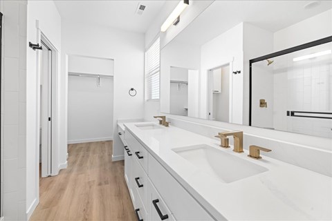 White Bathroom at Alante Homes at Spring Run, Caldwell, ID