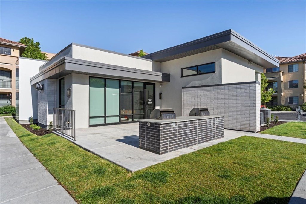 Grill Station at Siena Villas Apartments, Utah, 84097