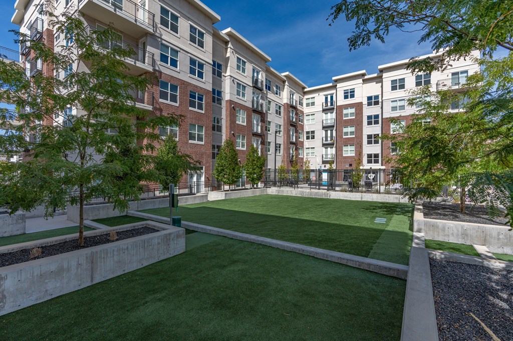 the preserve at cardinal heights yard and green lawn in front of apartment buildings at 200 City View, Provo, UT