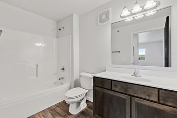 Red Rock Apartments | 2x2 Bathroom - Photo Gallery 15