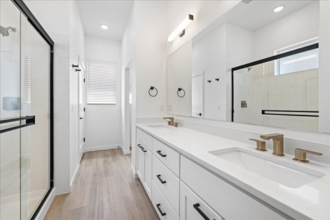 Renovated Bathrooms With Quartz Counters at Alante Homes at Spring Run, Caldwell, Idaho