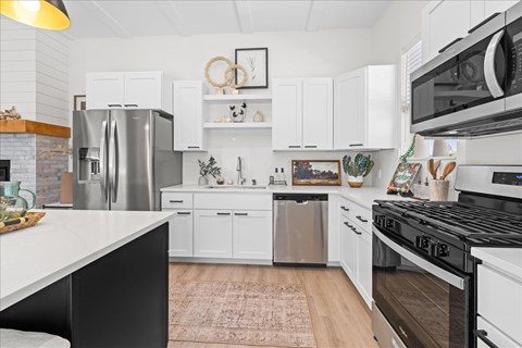 Fully Furnished Kitchen at Alante Homes at Spring Run, Caldwell, Idaho