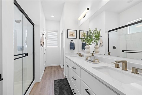 White Bathroom at Alante Homes at Spring Run, Caldwell, ID