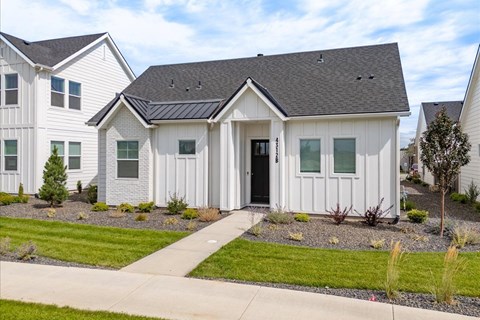 Walking Path at Alante Homes at Spring Run, Idaho, 83607