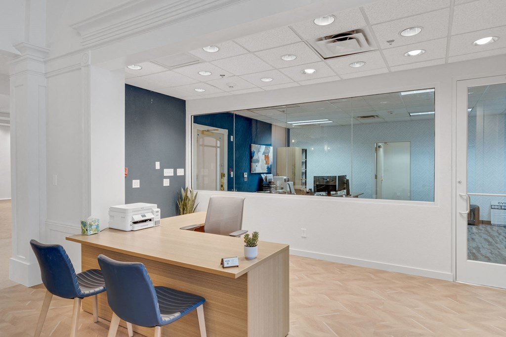 the preserve at ballantyne commons medical office space with desk and chairs
