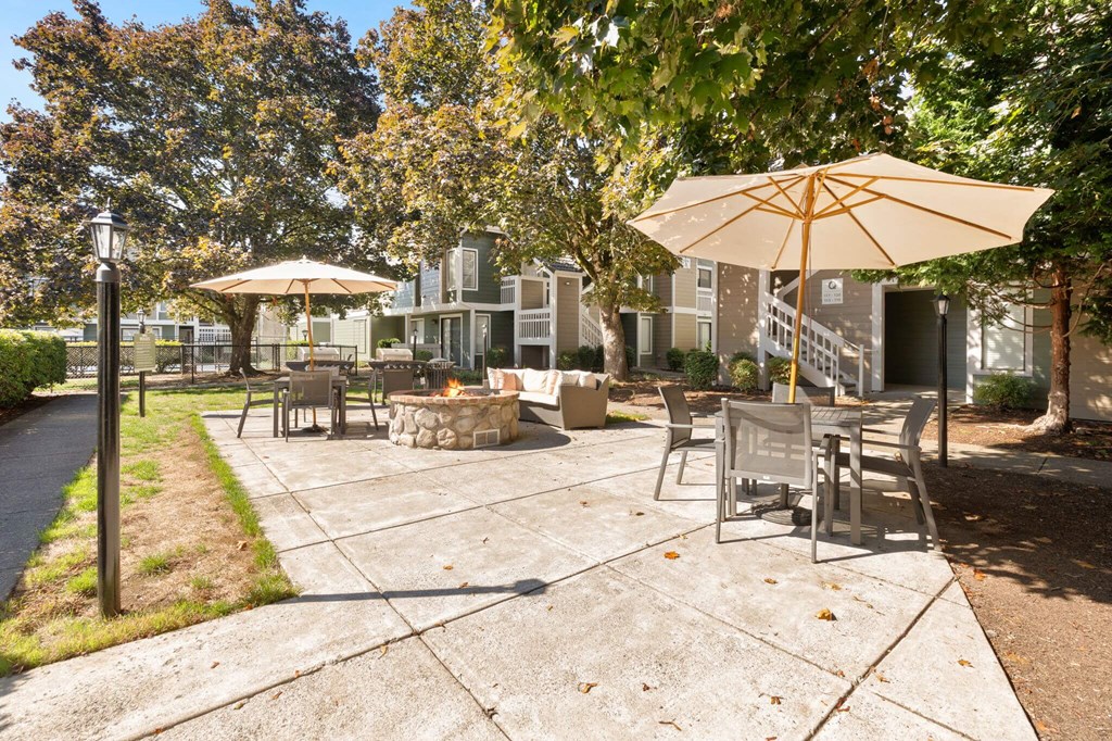 Firepit Patio at AVIA Lofts on Parkway, Vancouver, Washington