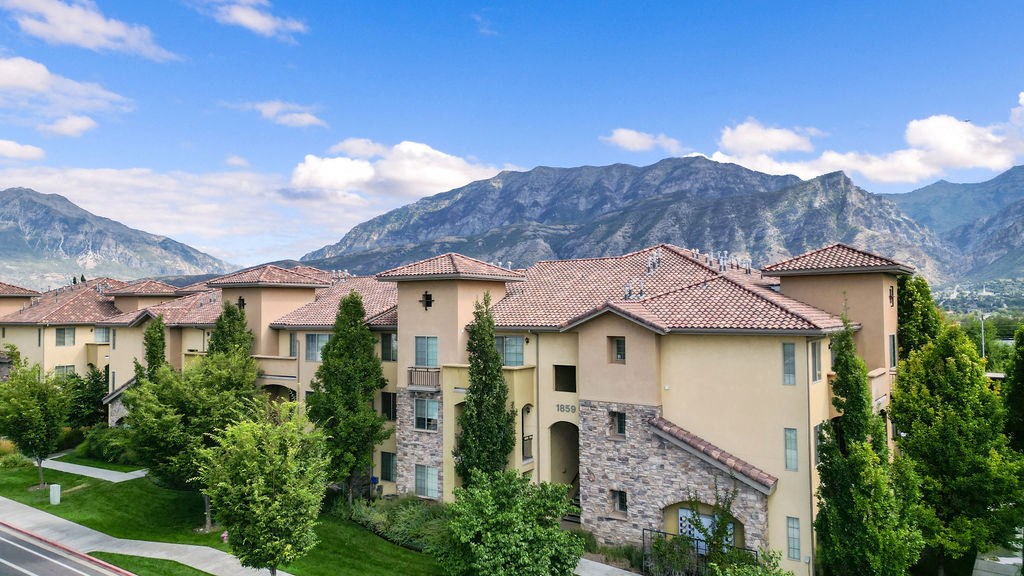 Exterior View at Siena Villas Apartments, Orem
