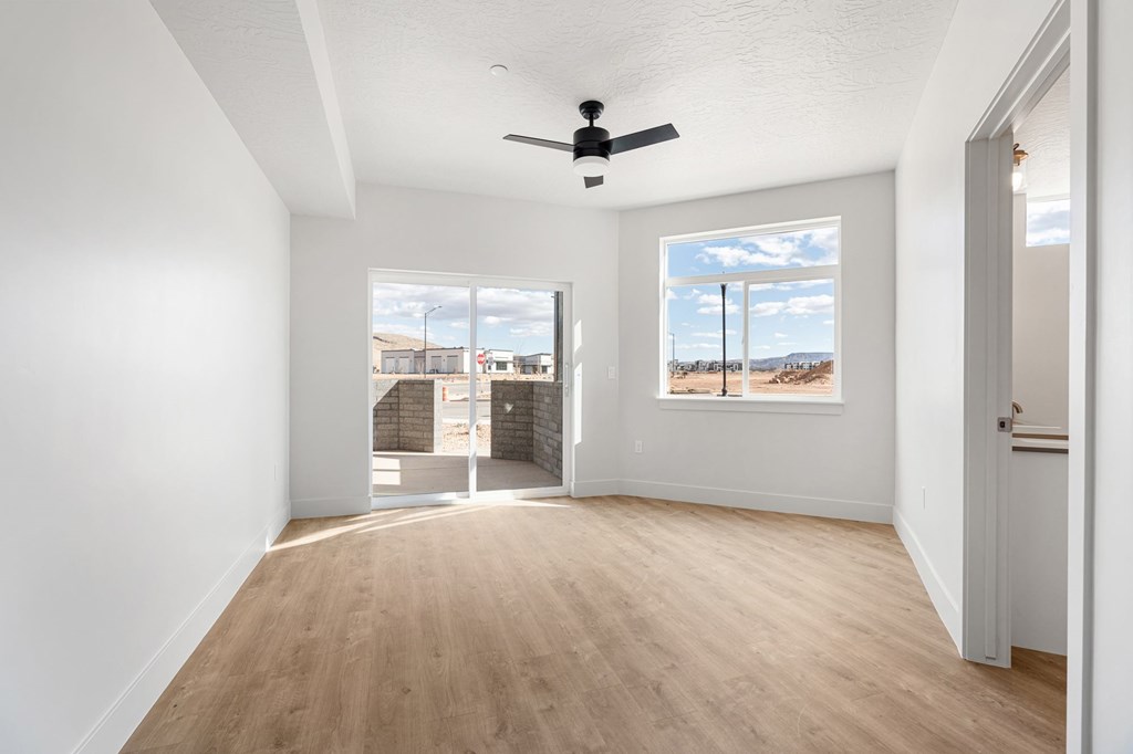Vacant Living Area at The Vue At Desert Color, Utah