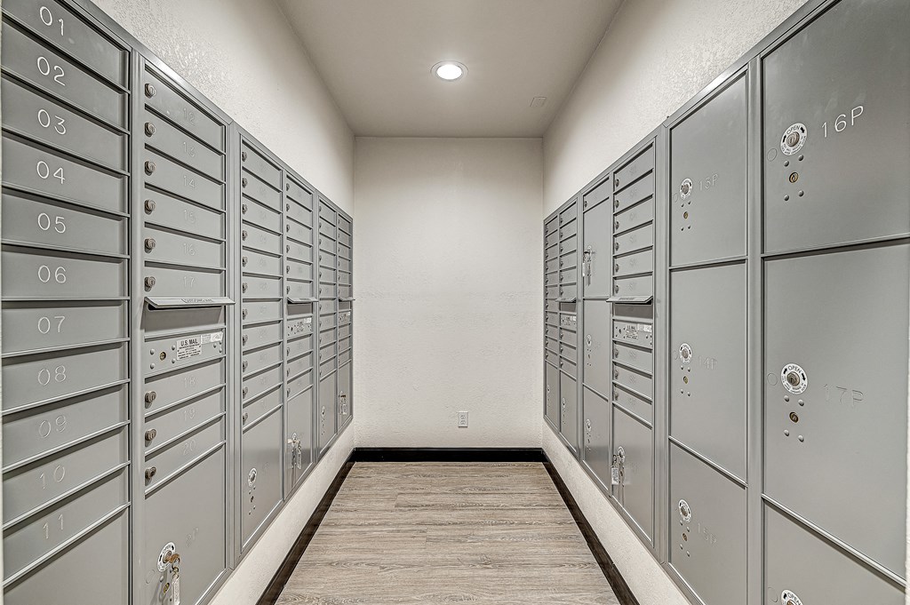 af overview clubhouse package lockers
