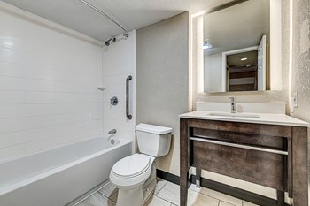 af two story bedroom bathroom - Photo Gallery 58