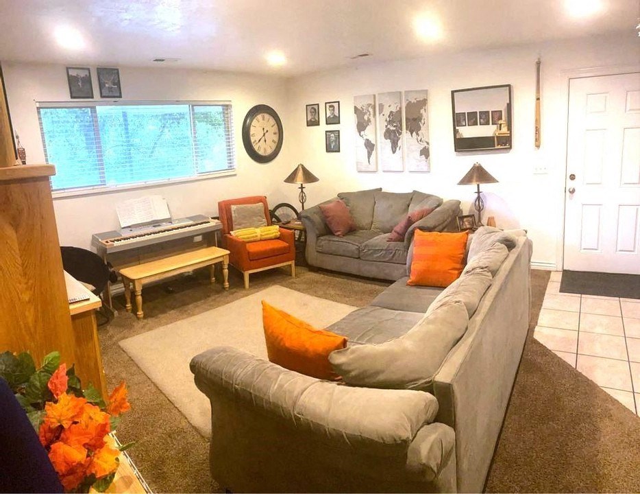 Halladay - Hall Of Justice - 500 N 530 E  (Student)