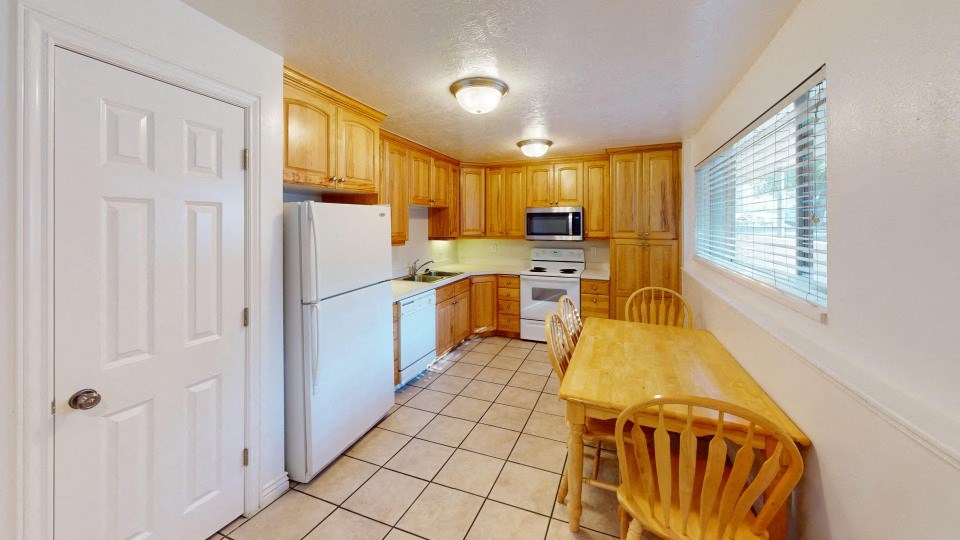 Halladay - Hall Of Justice - 500 N 530 E  (Student)