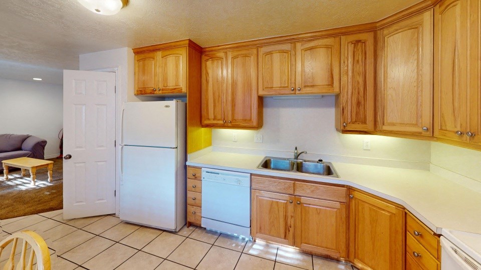 Halladay - Hall Of Justice - 500 N 530 E  (Student)