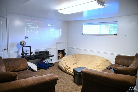 2x1 - Shared Room Basement