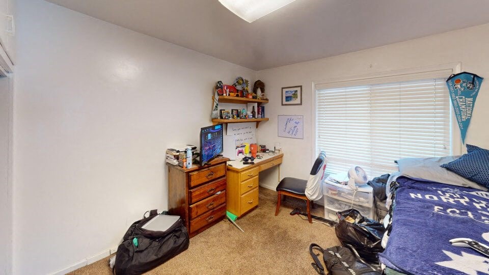 3x1 - Shared Room Main Floor