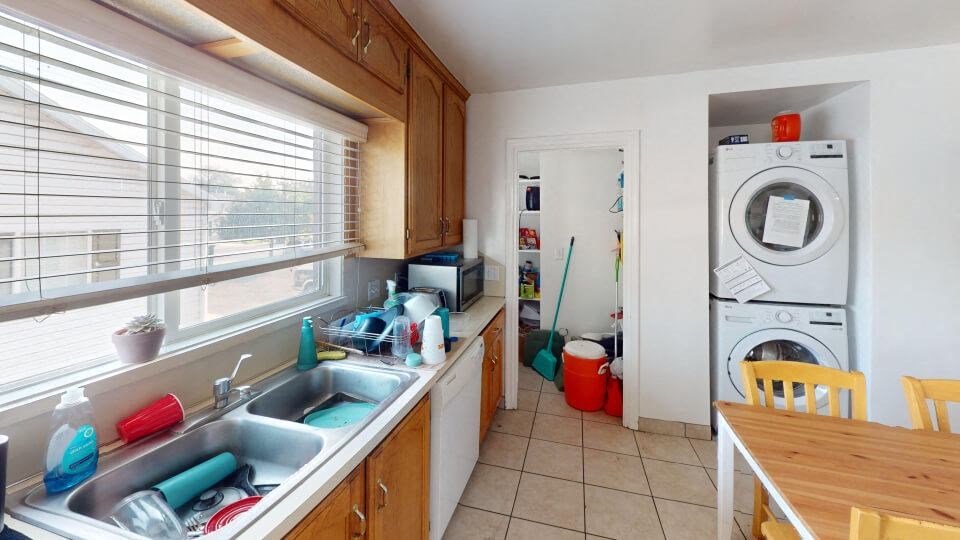 3x1 - Shared Room Main Floor