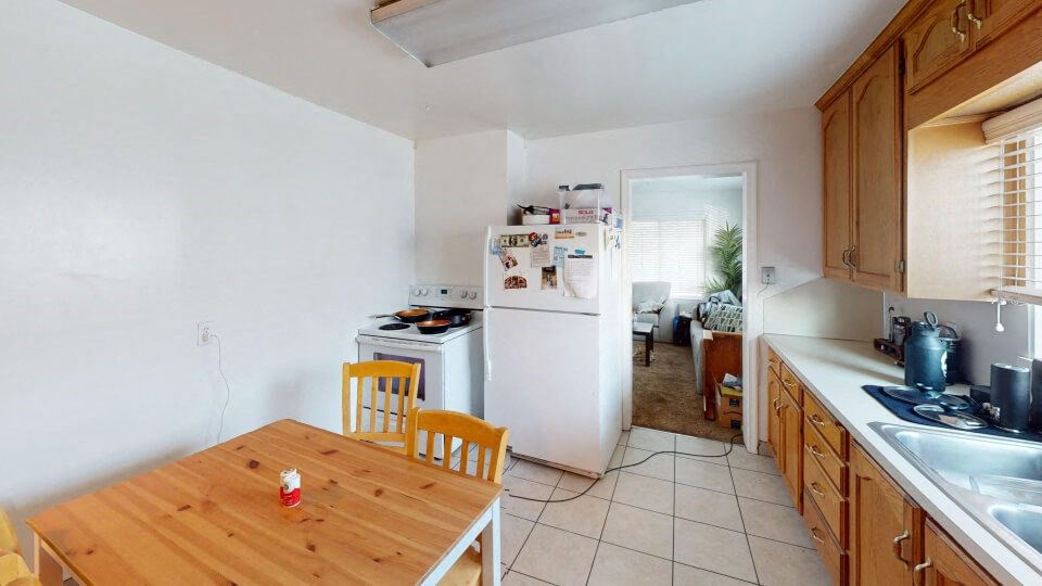 3x1 - Shared Room Main Floor