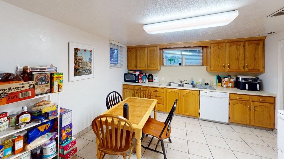 3x1 - Shared Room Basement