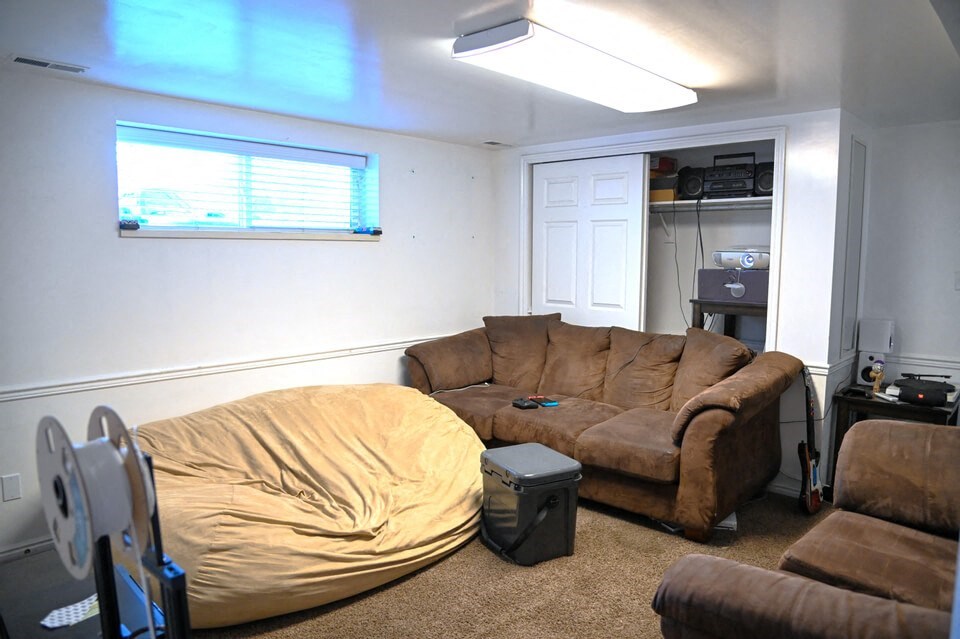 2x1 - Shared Room Basement 2x1 - Shared Room Basement