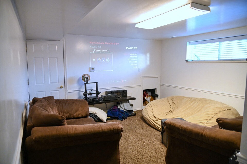 2x1 - Shared Room Basement