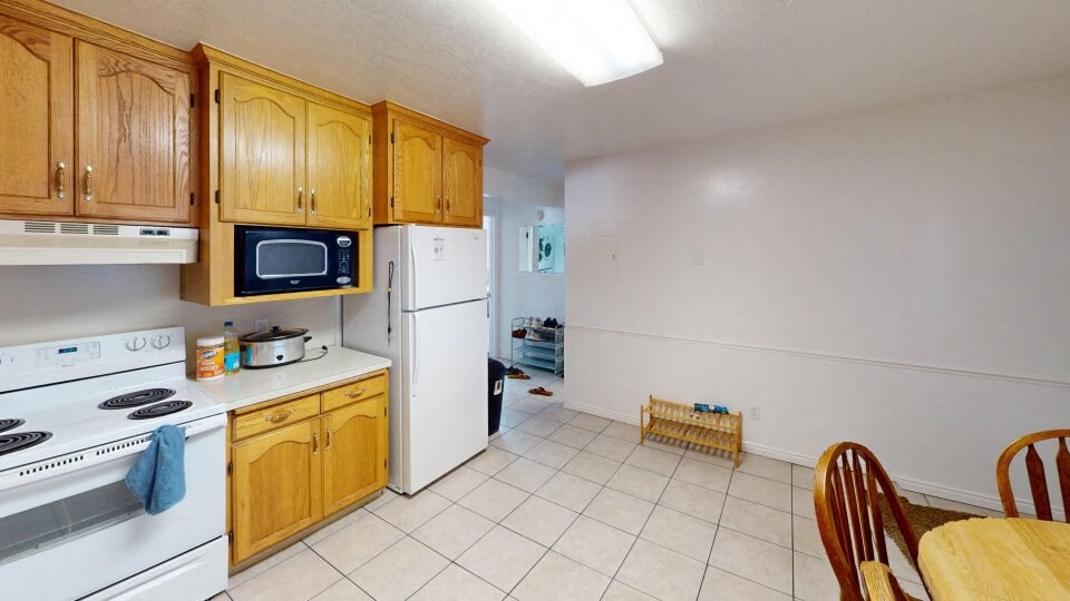 2x1 - Shared Room Main Floor