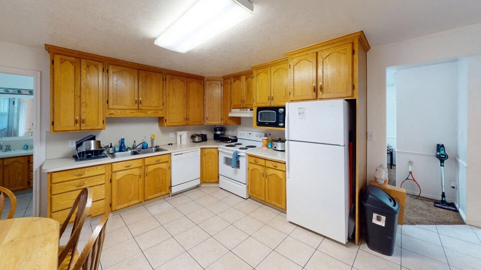 2x1 - Shared Room Main Floor