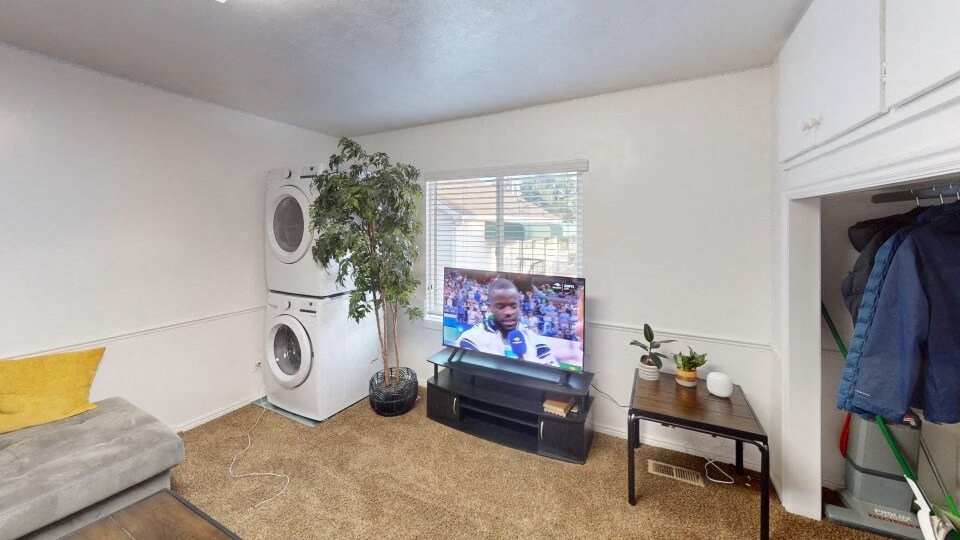 2x1 - Shared Room Main Floor