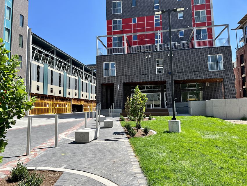 parking deck and exterior.jpg parking deck and exterior.jpg - Photo Gallery