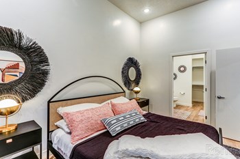 702 South Main Street Studio-2 Beds Apartment for Rent - Photo Gallery 3