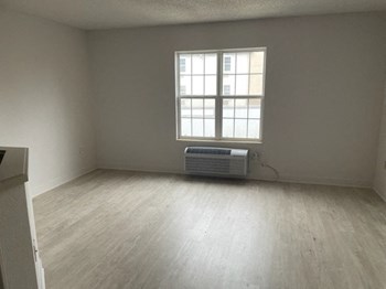 703 North Shore Drive Studio-2 Beds Apartment for Rent - Photo Gallery 19
