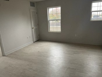 703 North Shore Drive Studio-2 Beds Apartment for Rent - Photo Gallery 18