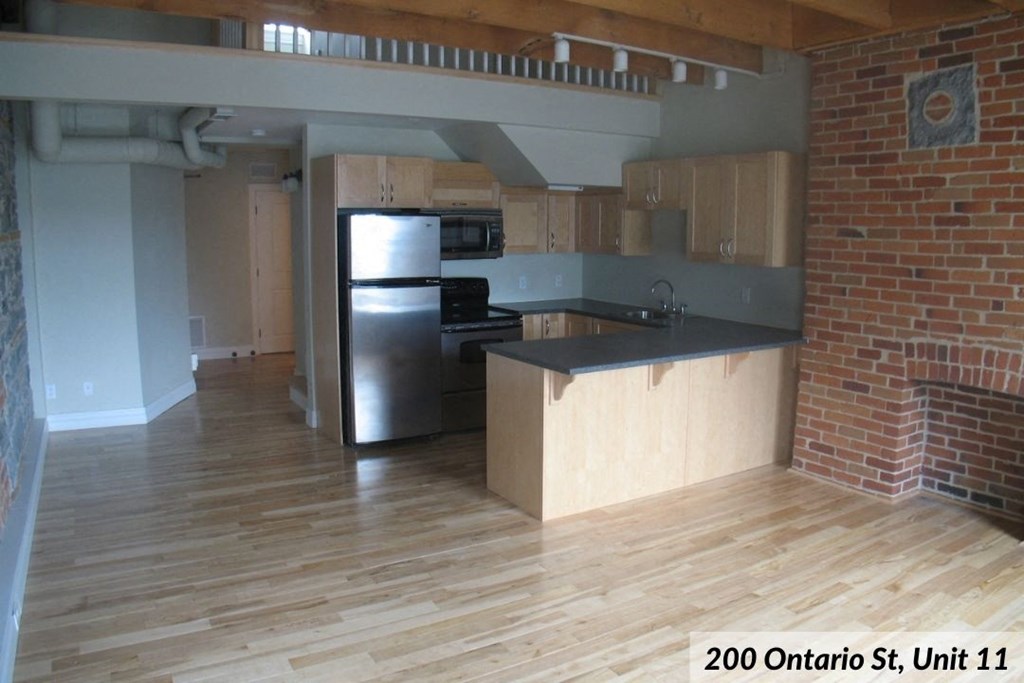 200 Street, Unit 111 living space