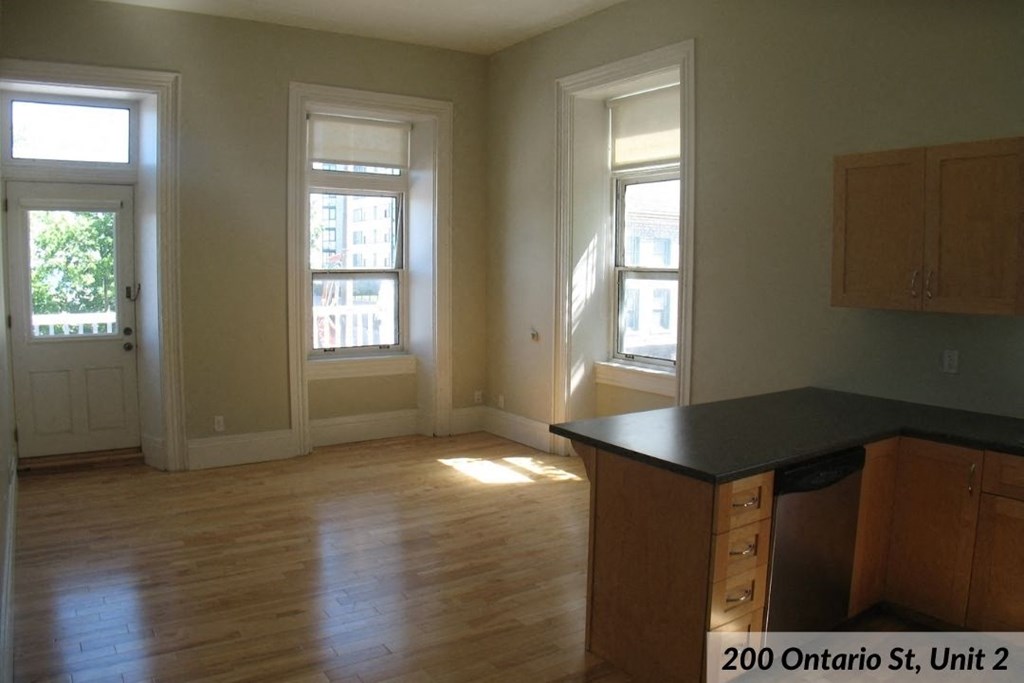 200 Street, Unit 2 living space 200 Street, Unit 2 living space