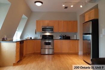 200 Street, Unit 9 living space - Photo Gallery 11