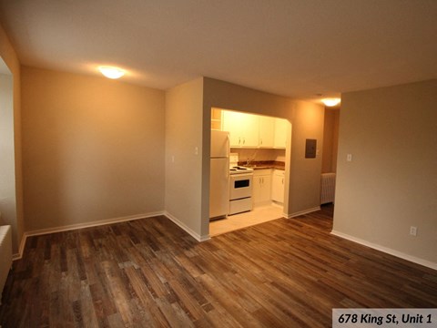 678 King St. W. 2 Beds Apartment for Rent