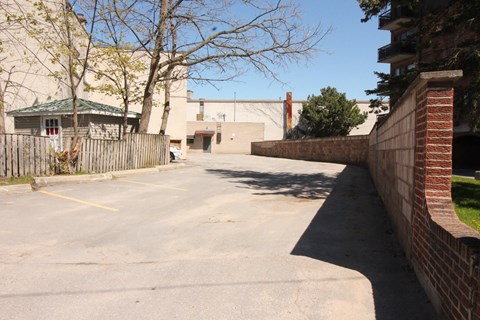 844 Princess Street - parking