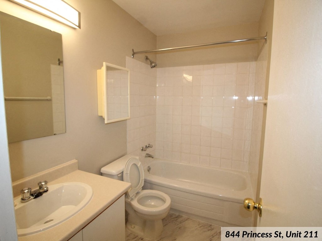 844 Princess Street - 211
