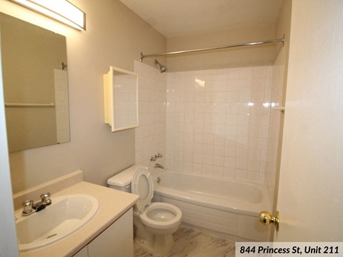844 Princess Street - 211