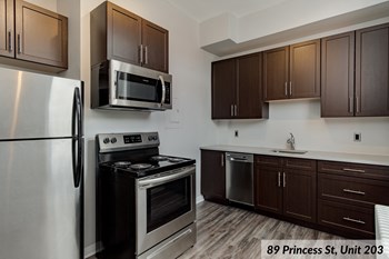 89 Princess, Unit 203 kitchen 89 Princess, Unit 203 kitchen - Photo Gallery 6