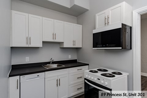 89 Princess, Unit 301 kitchen
