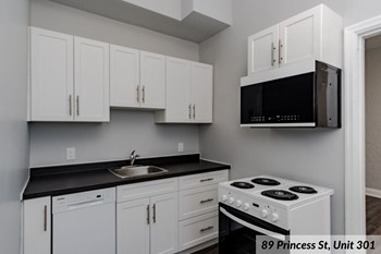 89 Princess, Unit 301 kitchen - Photo Gallery 10