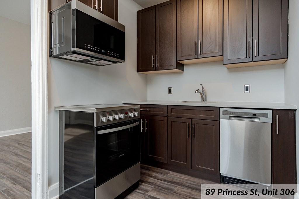 89 Princess, Unit 306 kitchen