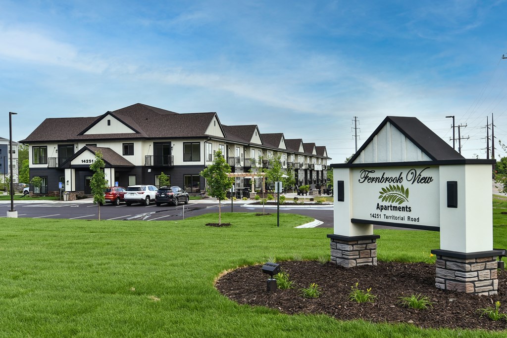 the park at emerald view apartments building exterior